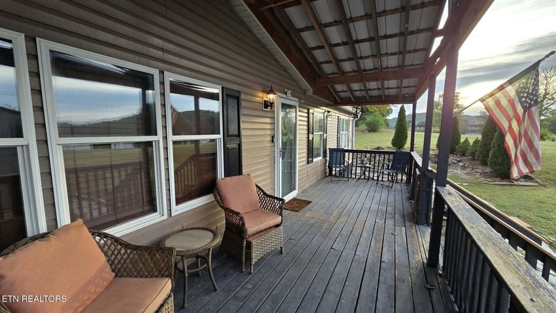 118 Coffey Ln, Harriman, TN 37748
