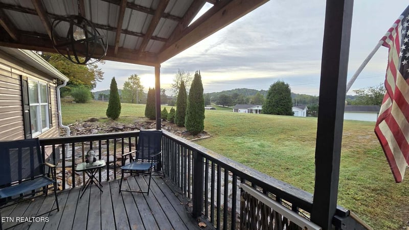 118 Coffey Ln, Harriman, TN 37748
