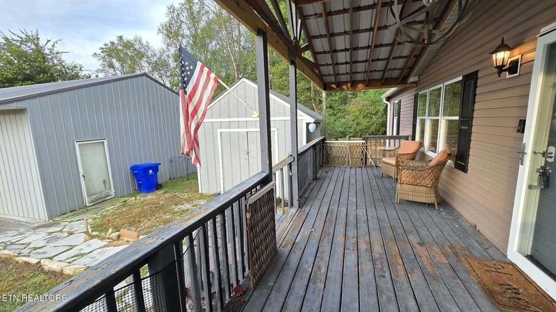 118 Coffey Ln, Harriman, TN 37748