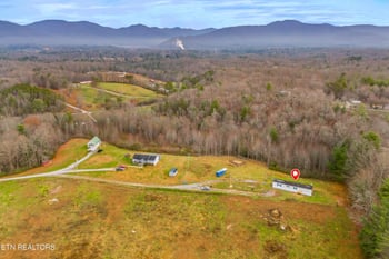 118 Delia Young Ln, Wartburg, TN 37887