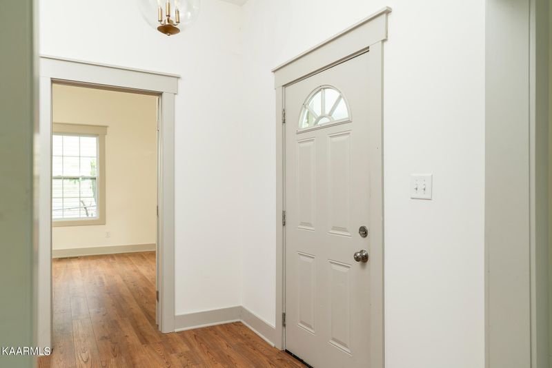 118 E Springdale Ave, Knoxville, TN 37917