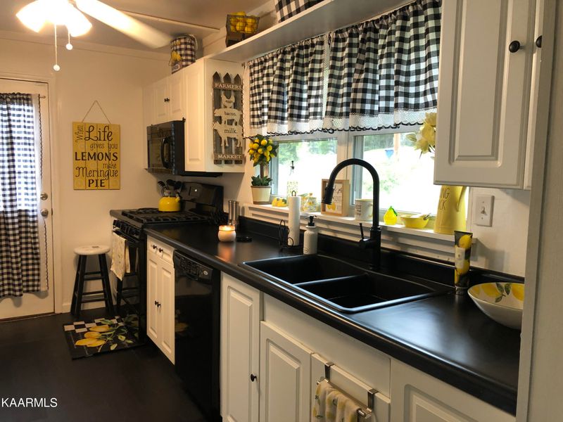118 Euclid Cir, Oak Ridge, TN 37830