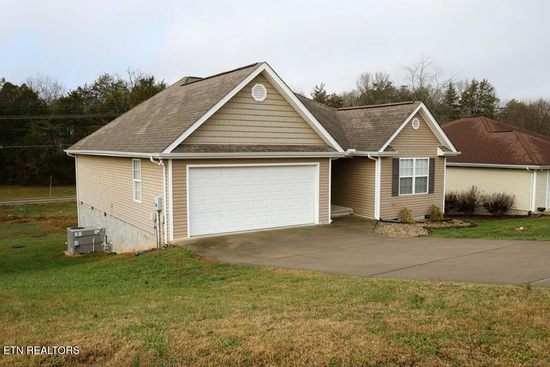 118 Flagstone Way, Clinton, TN 37716