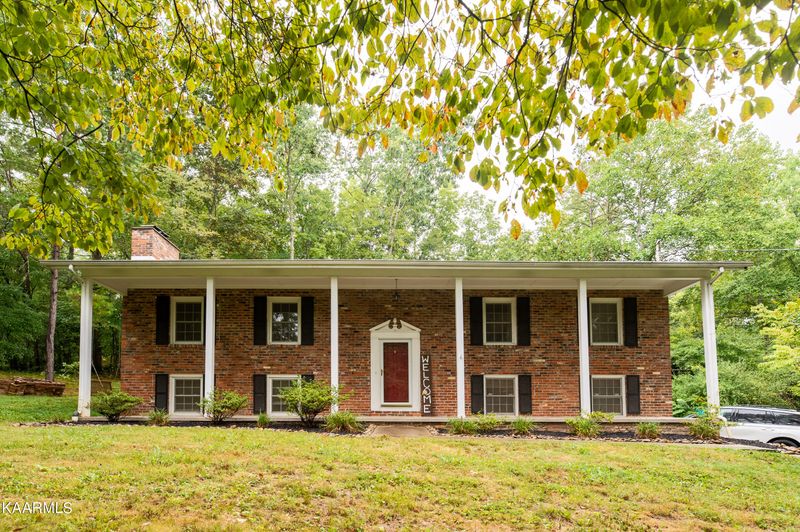 118 Nebraska Ave, Oak Ridge, TN 37830