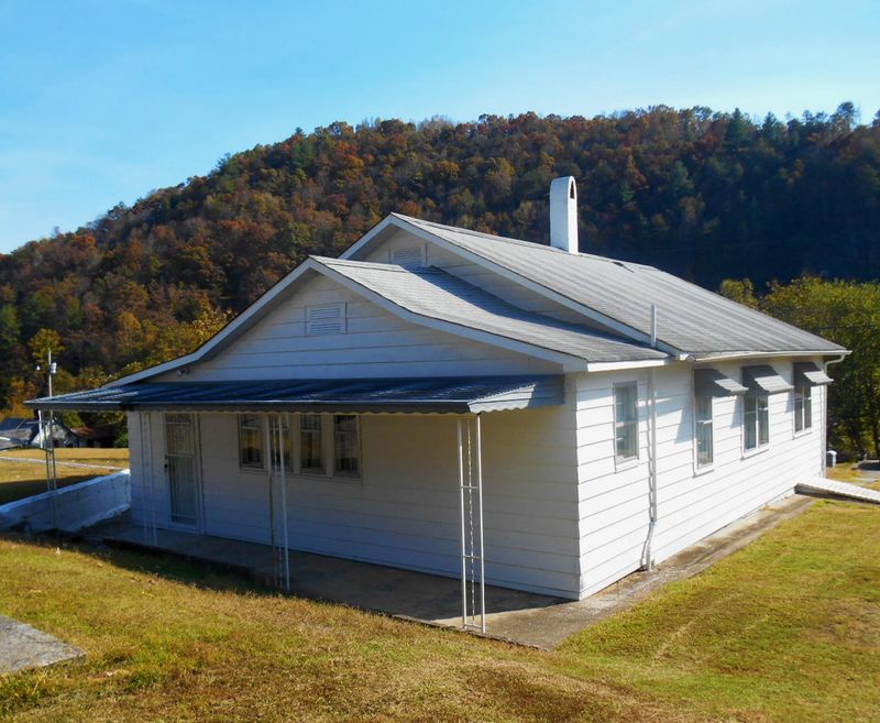 118 Rew St, Oakdale, TN 37829
