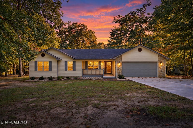 118 Robin Hood Dr, Crossville, TN 38555