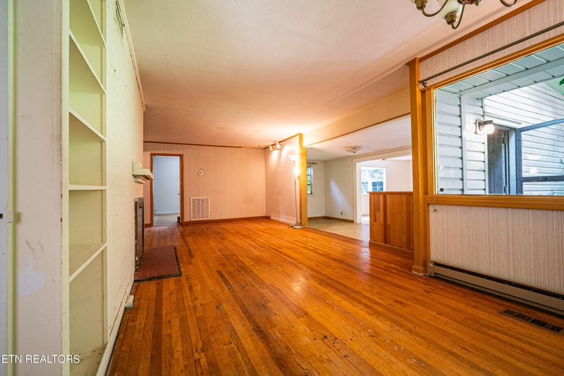 118 Venus Rd, Oak Ridge, TN 37830