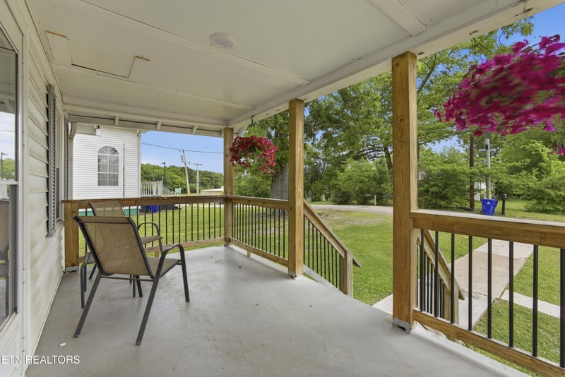 118 Woody Ave, Harriman, TN 37748