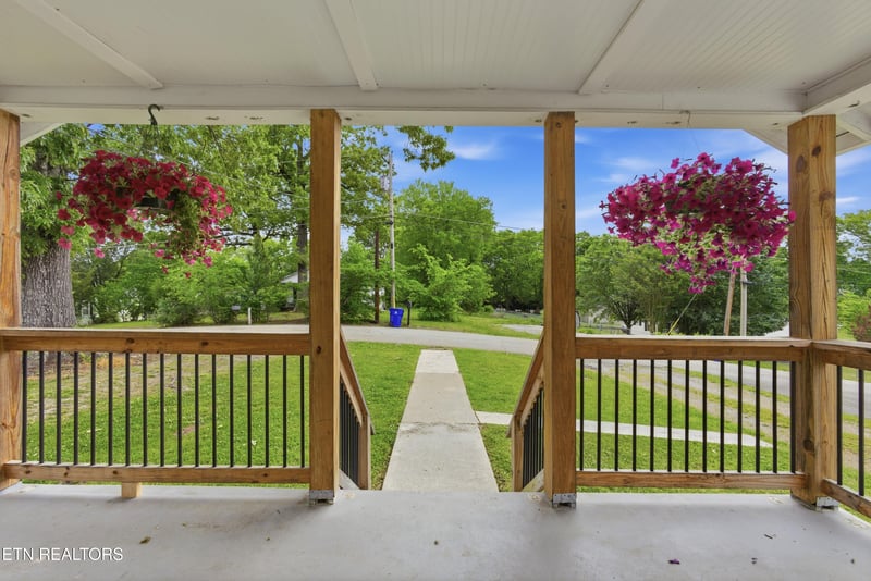 118 Woody Ave, Harriman, TN 37748