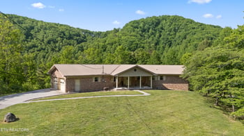 1181 Pine Mountain Rd, Sevierville, TN 37862