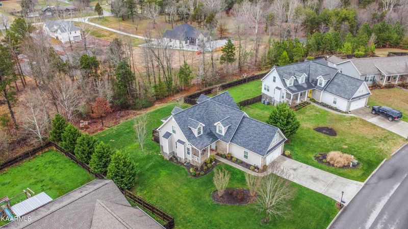 1181 Stonebrook Ln, Lenoir City, TN 37772