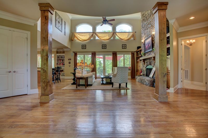 11827 Yarnell Rd, Knoxville, TN 37932