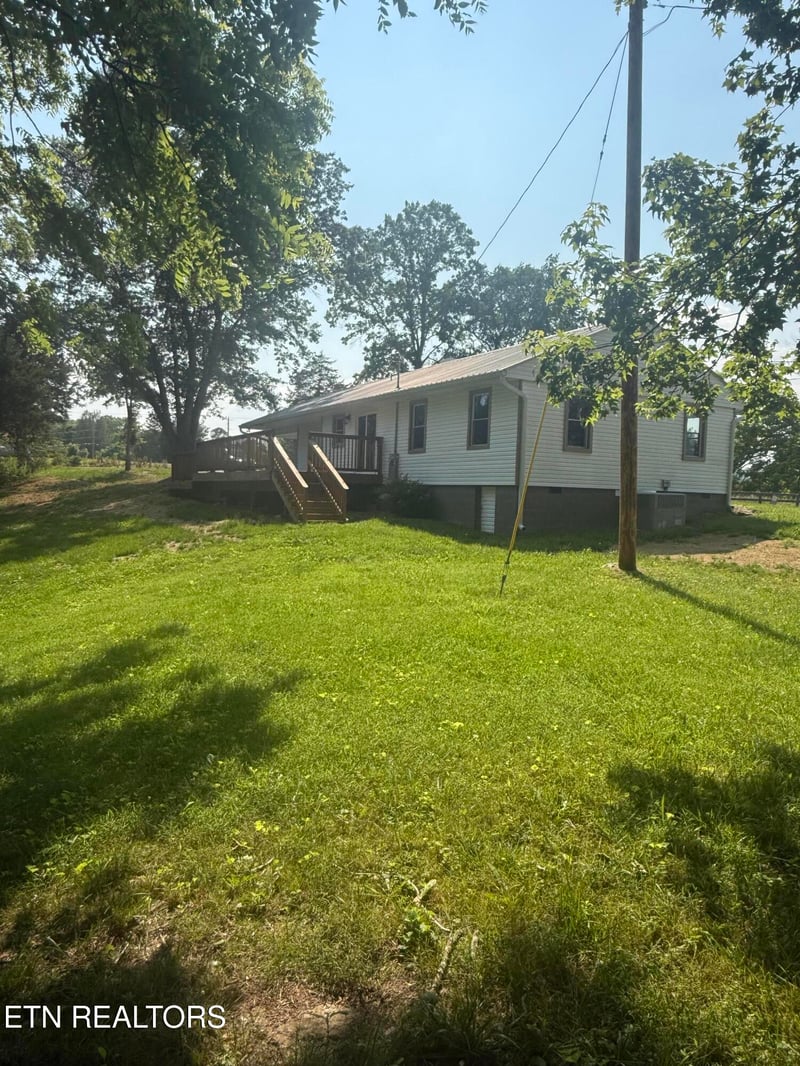1184 Davis Chapel Rd, Lafollette, TN 37766