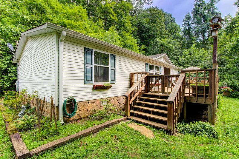 1185 Deer Trail Way, Seymour, TN 37865