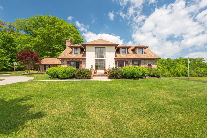 1185 Unitia Rd, Lenoir City, TN 37772