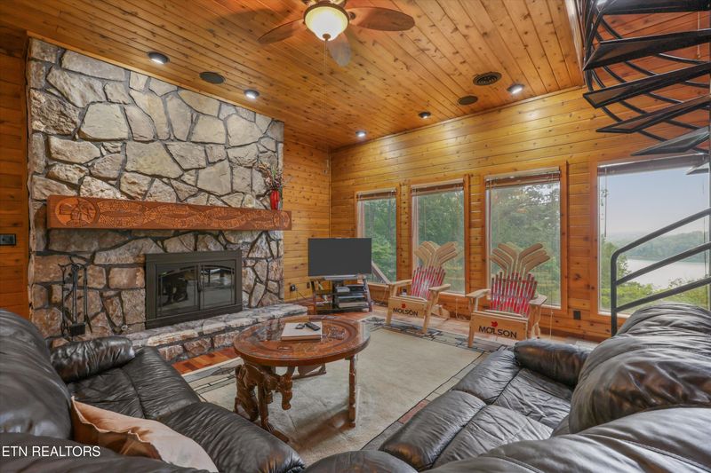 1186 Deerfield Way, Lafollette, TN 37766