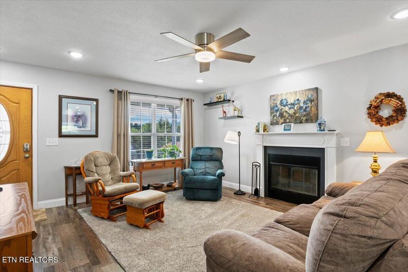 1187 Martin Ln, Lafollette, TN 37766