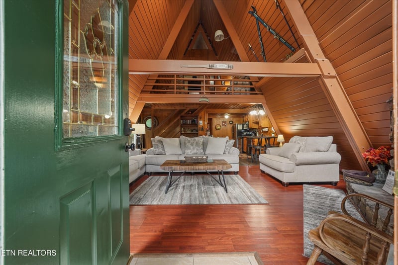 1188 Ski Mountain Rd, Gatlinburg, TN 37738