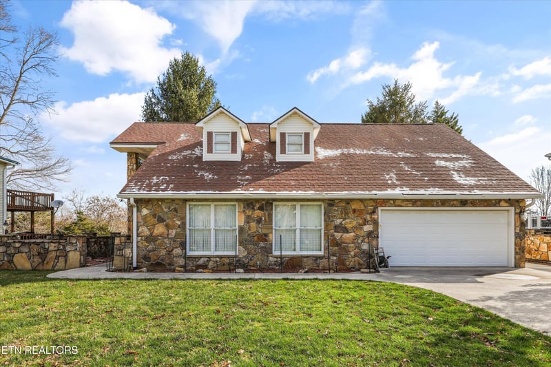 1189 Deerfield Way, Lafollette, TN 37766