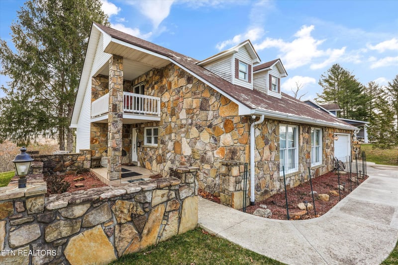 1189 Deerfield Way, Lafollette, TN 37766