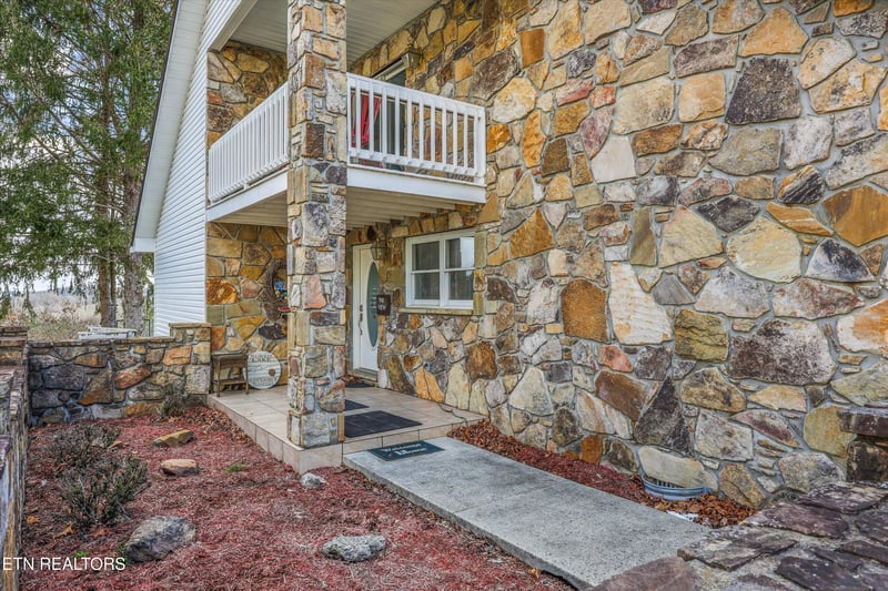 1189 Deerfield Way, Lafollette, TN 37766