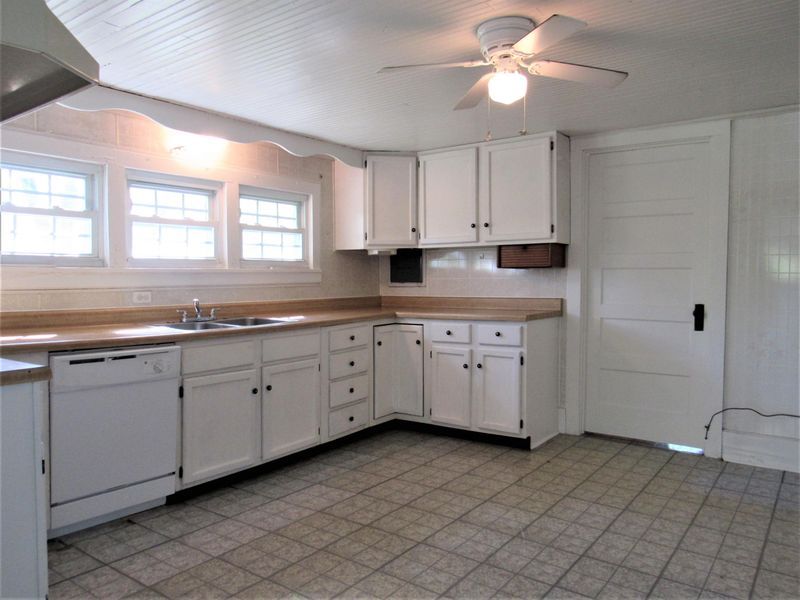 119 Andy Cooper Rd, Lancing, TN 37770
