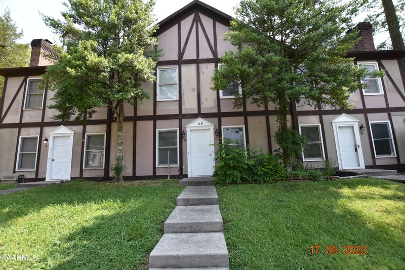 119 B Arcadia Ln #APT B, Oak Ridge, TN 37830