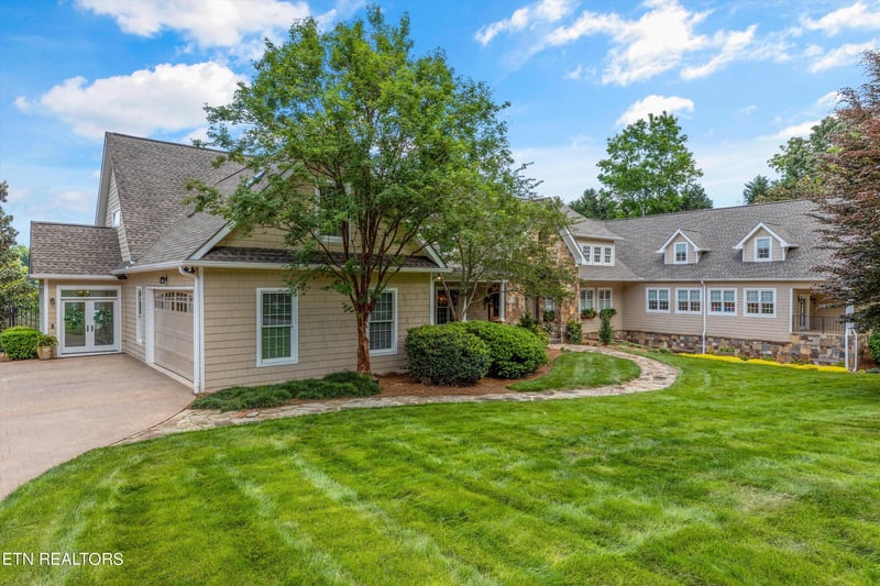 119 Blue Herron Dr, Lenoir City, TN 37772