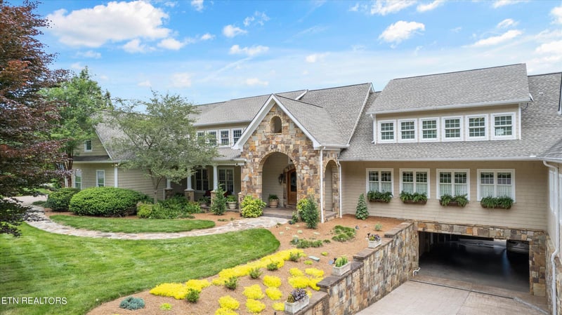 119 Blue Herron Dr, Lenoir City, TN 37772