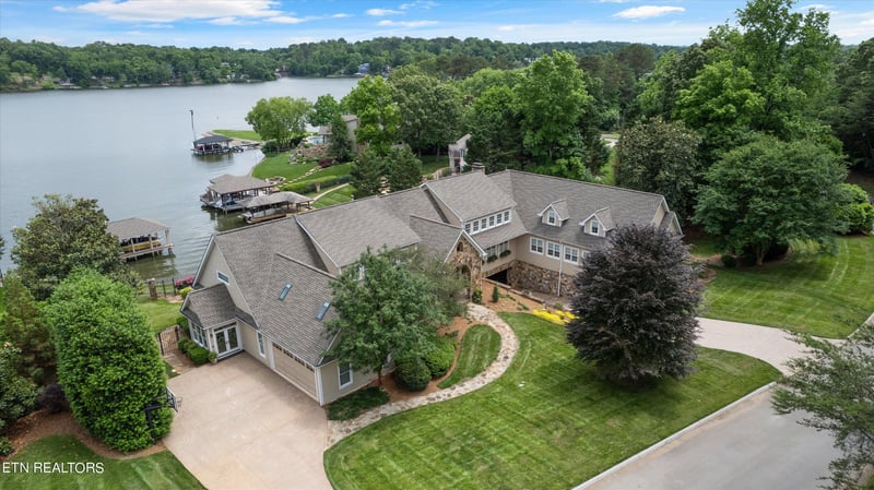119 Blue Herron Dr, Lenoir City, TN 37772