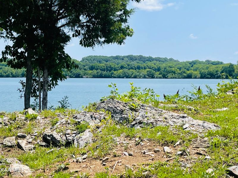 119 Breakers Dr, Vonore, TN 37885