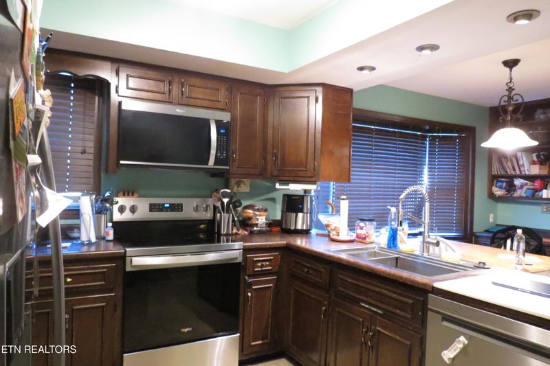 119 Clemson Dr, Oak Ridge, TN 37830