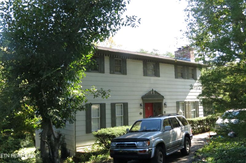 119 Clemson Dr, Oak Ridge, TN 37830