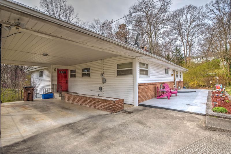119 Decatur Rd, Oak Ridge, TN 37830