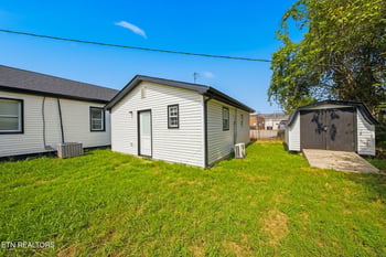 119 E 6th St, Rocky Top, TN 37769