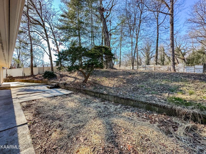 119 E Irving Ln, Oak Ridge, TN 37830