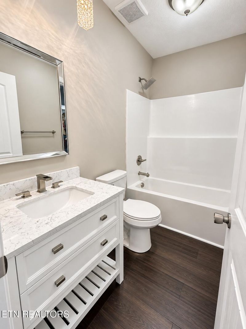 119 E Wadsworth Cir, Oak Ridge, TN 37830