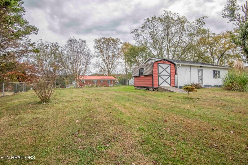 119 Edwards Ln, Harriman, TN 37748