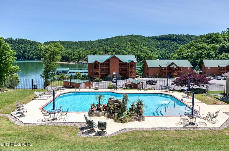 119 Evergreen Cir #302, Caryville, TN 37714