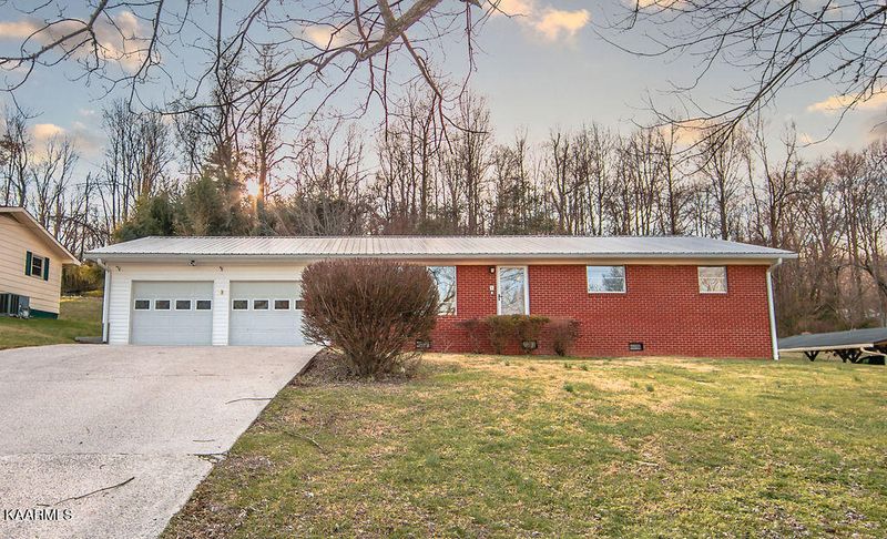 119 Honeycutt Dr, Harriman, TN 37748