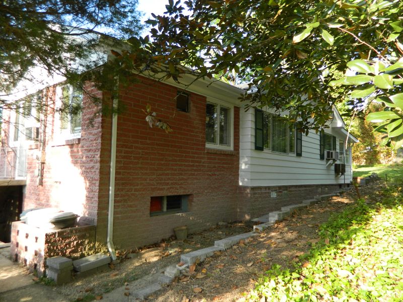 119 Kentucky Ave, Oak Ridge, TN 37830