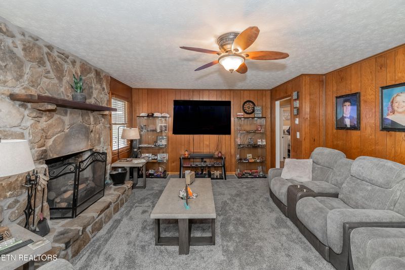 119 Lakeside Dr, Kingston, TN 37763