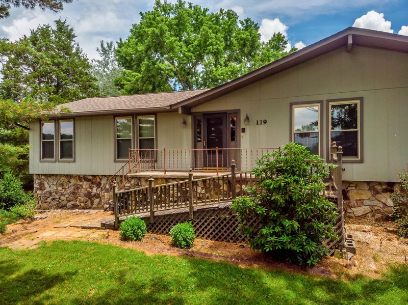 119 Mynatt Cir, Corryton, TN 37721
