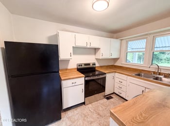 119 Old State Cir, Powell, TN 37849