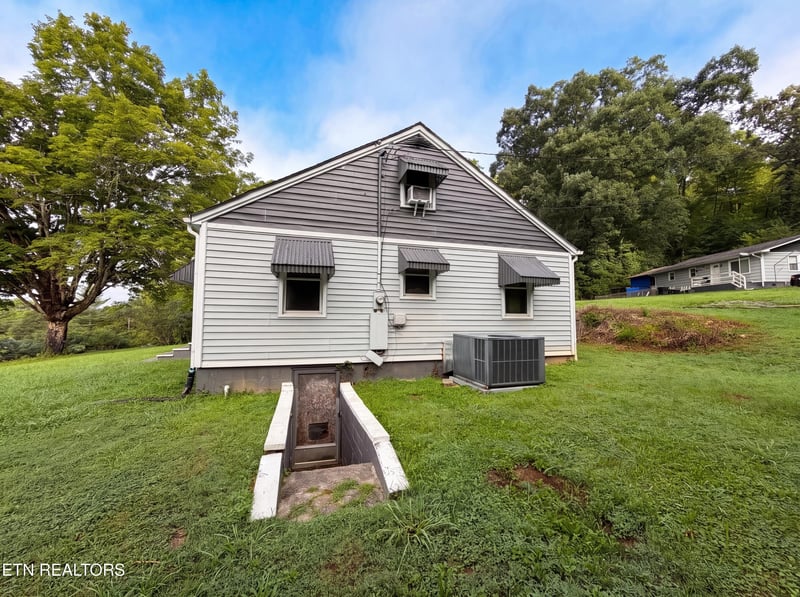 119 Old State Cir, Powell, TN 37849
