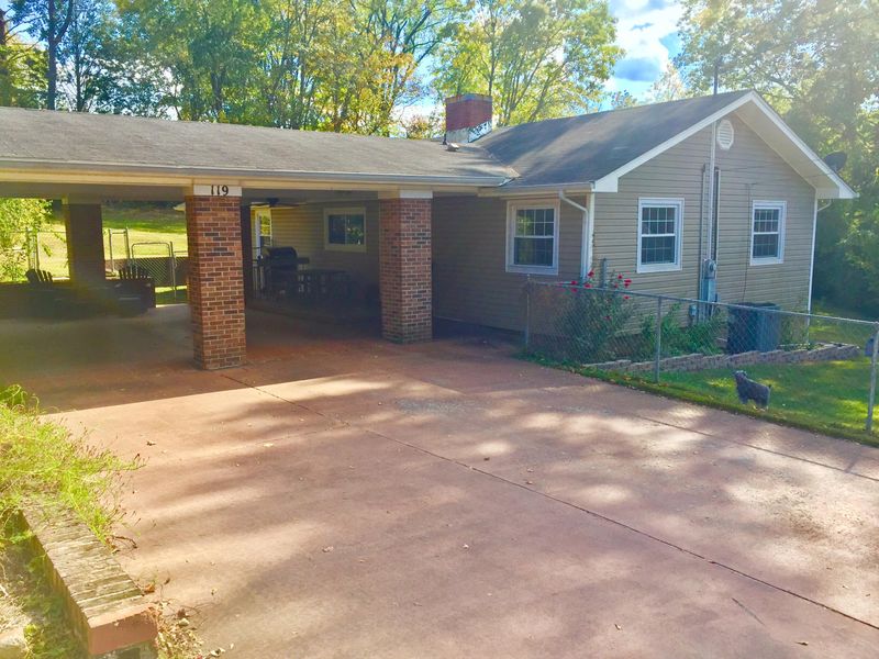 119 Pallas Rd, Oak Ridge, TN 37830