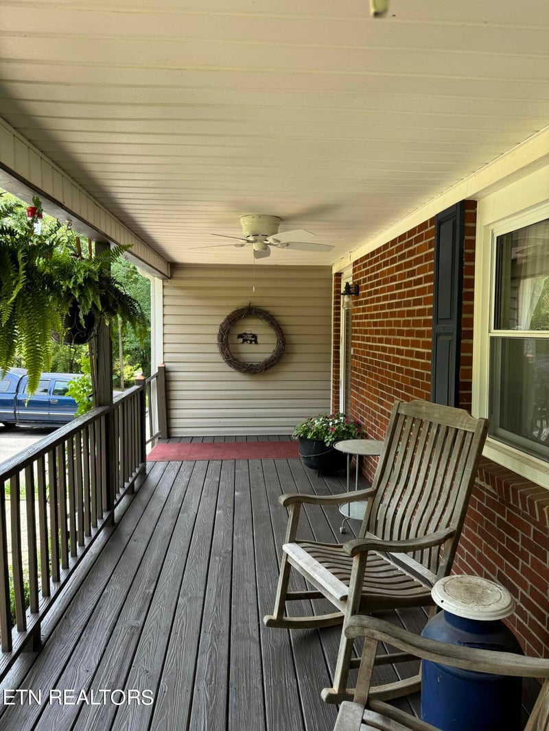 119 Reservoir Rd, Norris, TN 37828