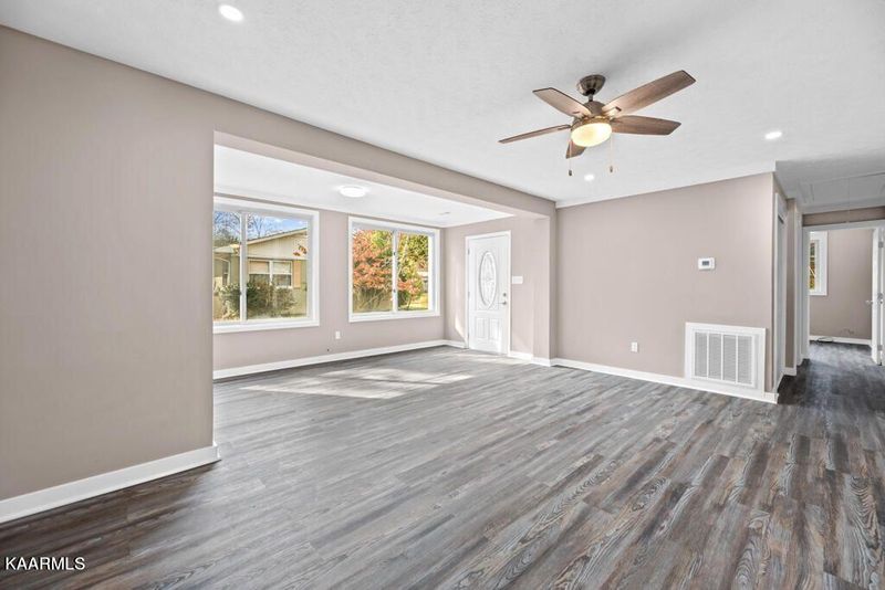 119 S Purdue Ave, Oak Ridge, TN 37830