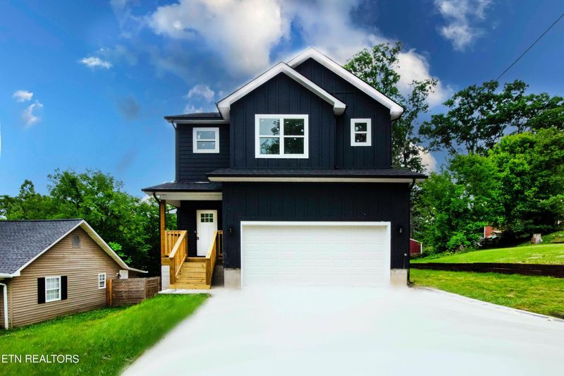 119 SW Winstead St, Knoxville, TN 37920