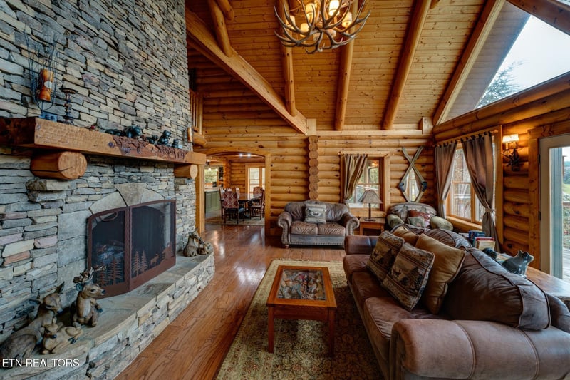 119 W Dumplin Valley Rd, Kodak, TN 37764